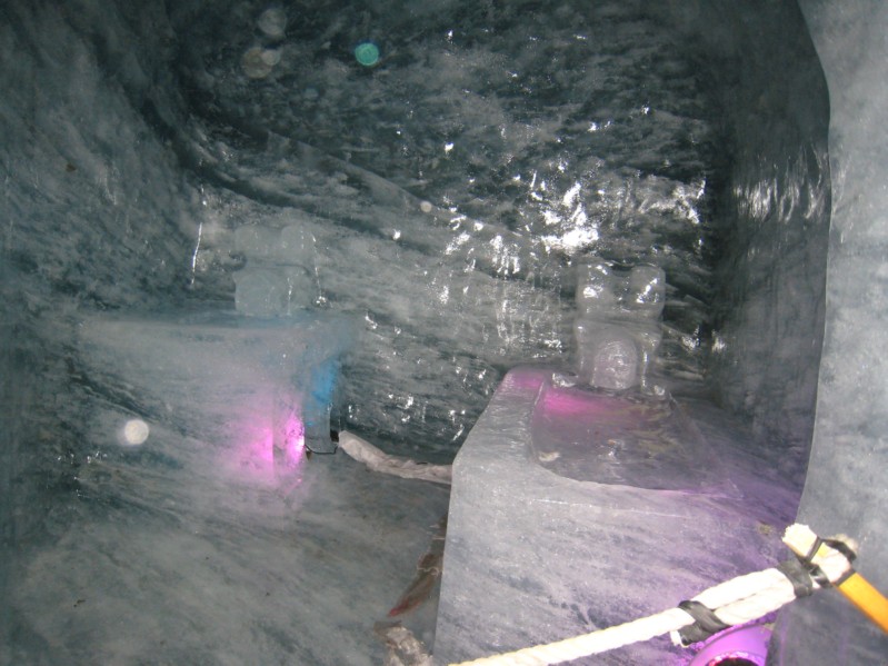 09.07.28 123 Dans la Mer de Glace.JPG